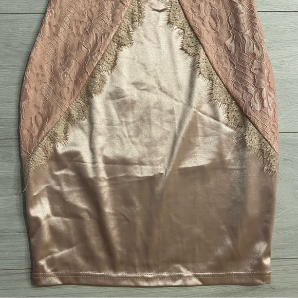 Pretty Little Thing Bodycon Dress - Picture 3 of 7